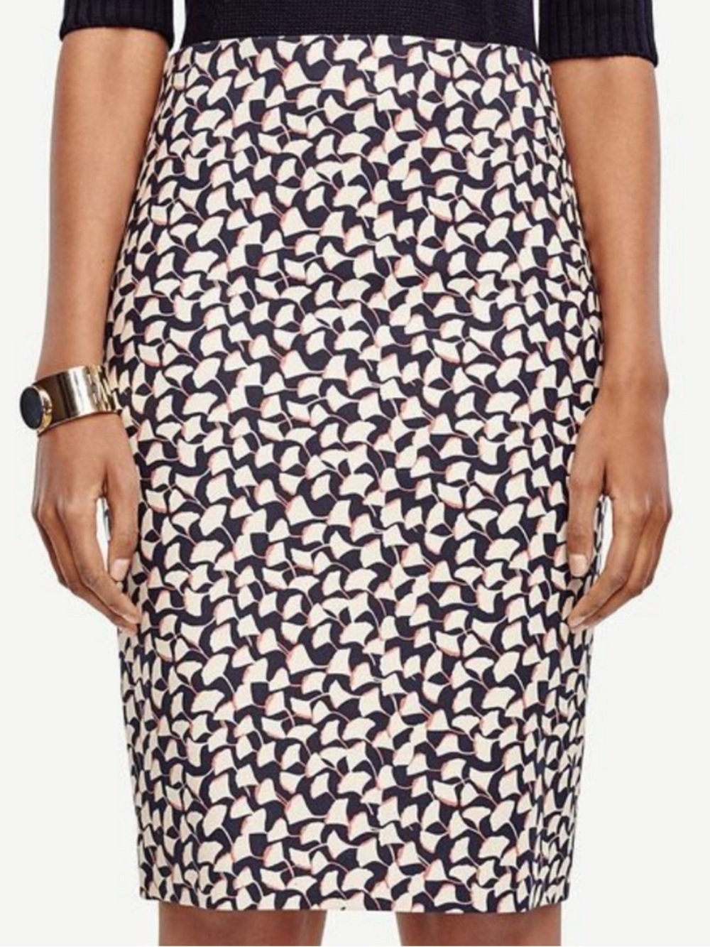 Ann Taylor Factory Navy and Cream Abstract Print Pencil Skirt